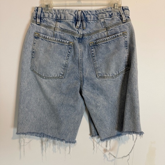 Good American GOOD STANDARD BERMUDA SHORTS denim SZ 4/27 high rise washed blue - Picture 4 of 10